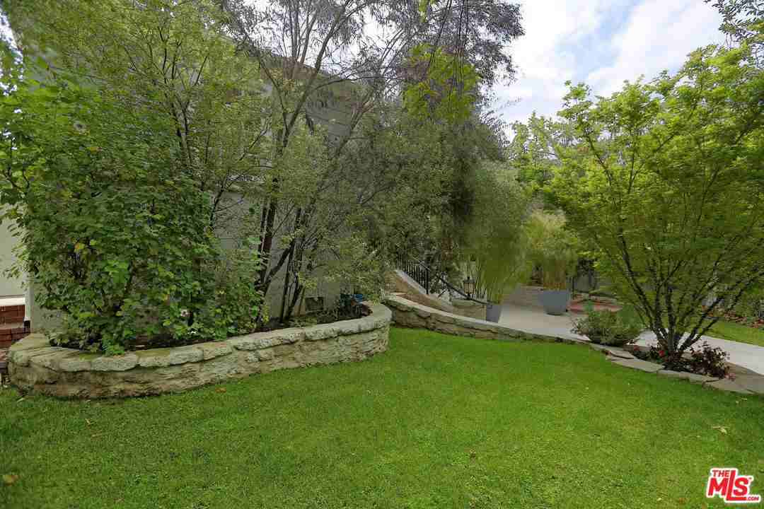 4352 Talofa Ave - Photo 3 of 31