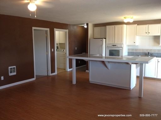 1291 Lancaster Rd - Photo 2 of 44