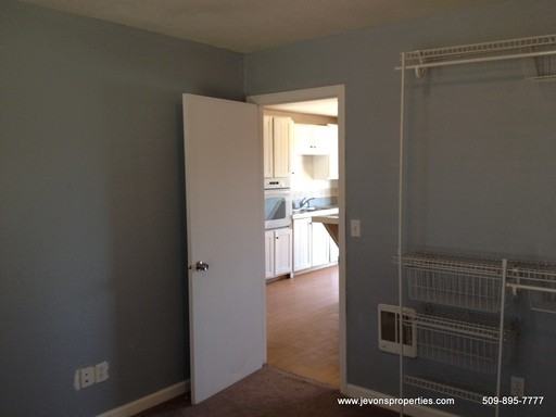 1291 Lancaster Rd - Photo 3 of 44