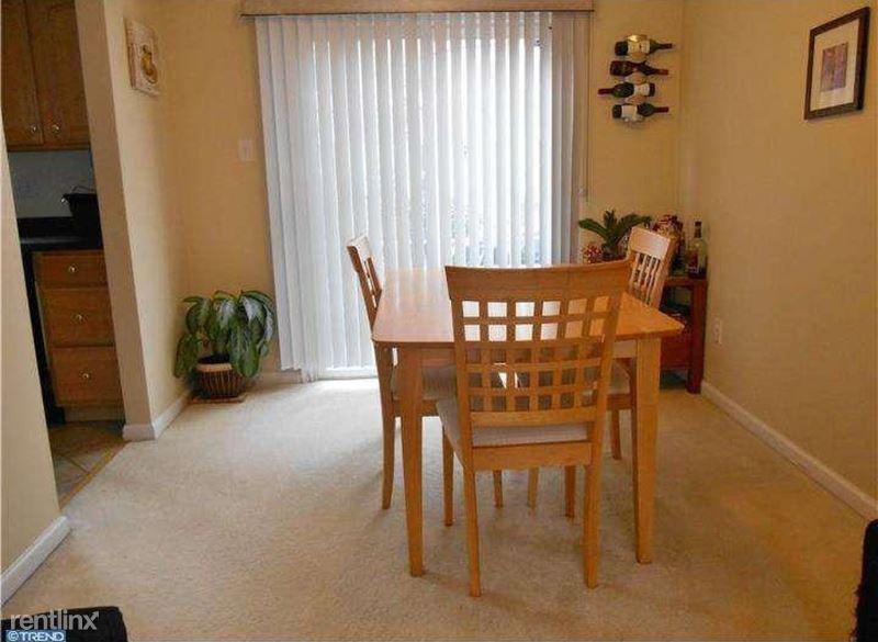 104 Goldfinch Ct - Photo 3 of 13