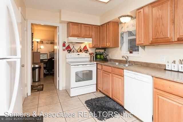 4079 Stillwater Ct - Photo 3 of 13