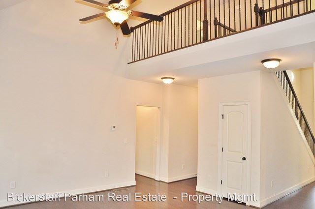 472 Laurel Ridge Ln - Photo 3 of 32