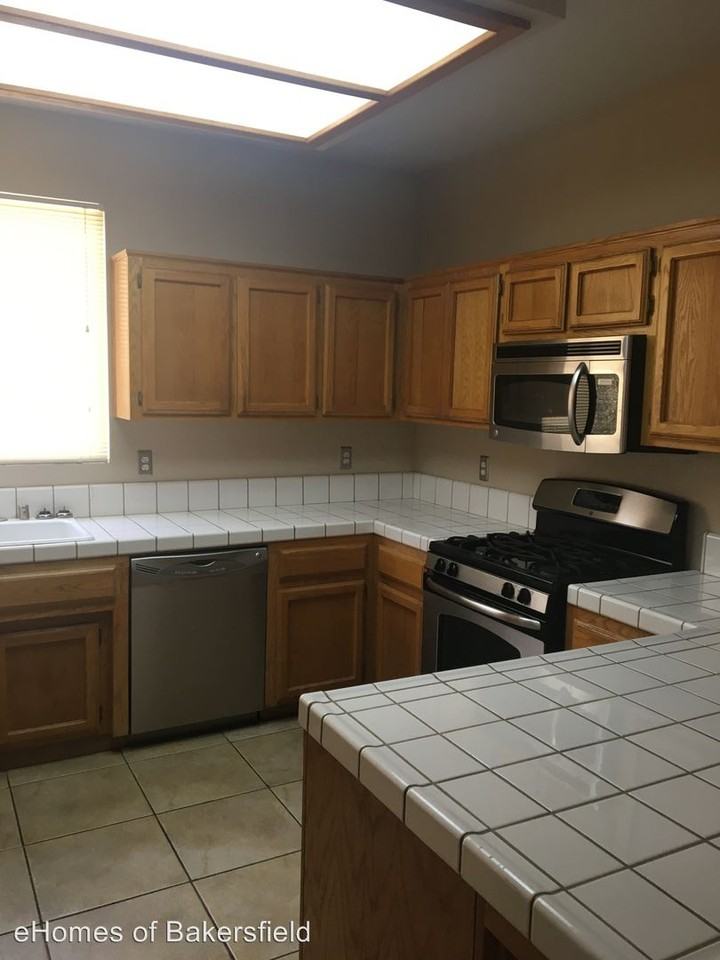 10714 Tivoli Ct - Photo 2 of 14