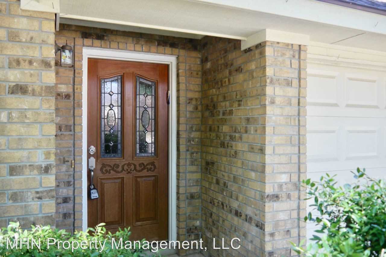 14007 Oakhill Way - Photo 3 of 30