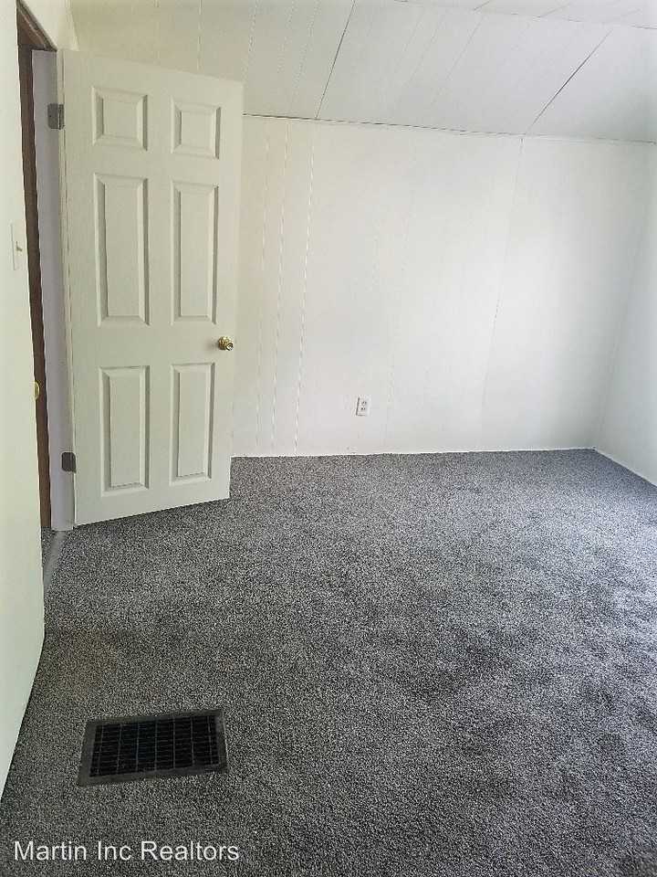 520-522 Archer Ave - Photo 3 of 14