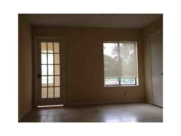 3310 Pinewalk Dr N - Photo 3 of 8