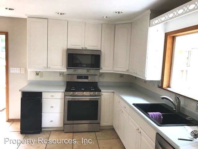 433 Harvard Ln - Photo 3 of 15