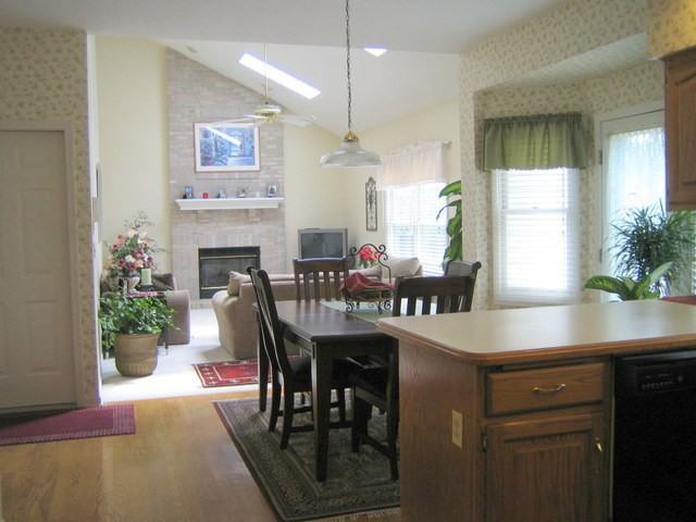 504 Doral Ln - Photo 2 of 12