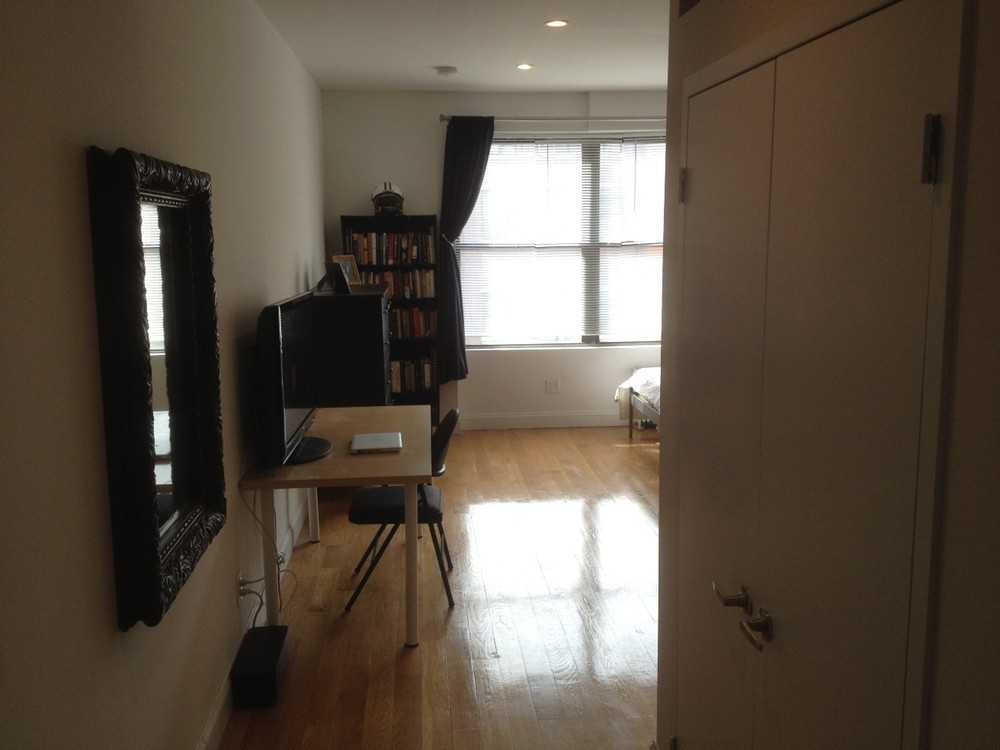 237 West 14th Street - Photo 3 of 22