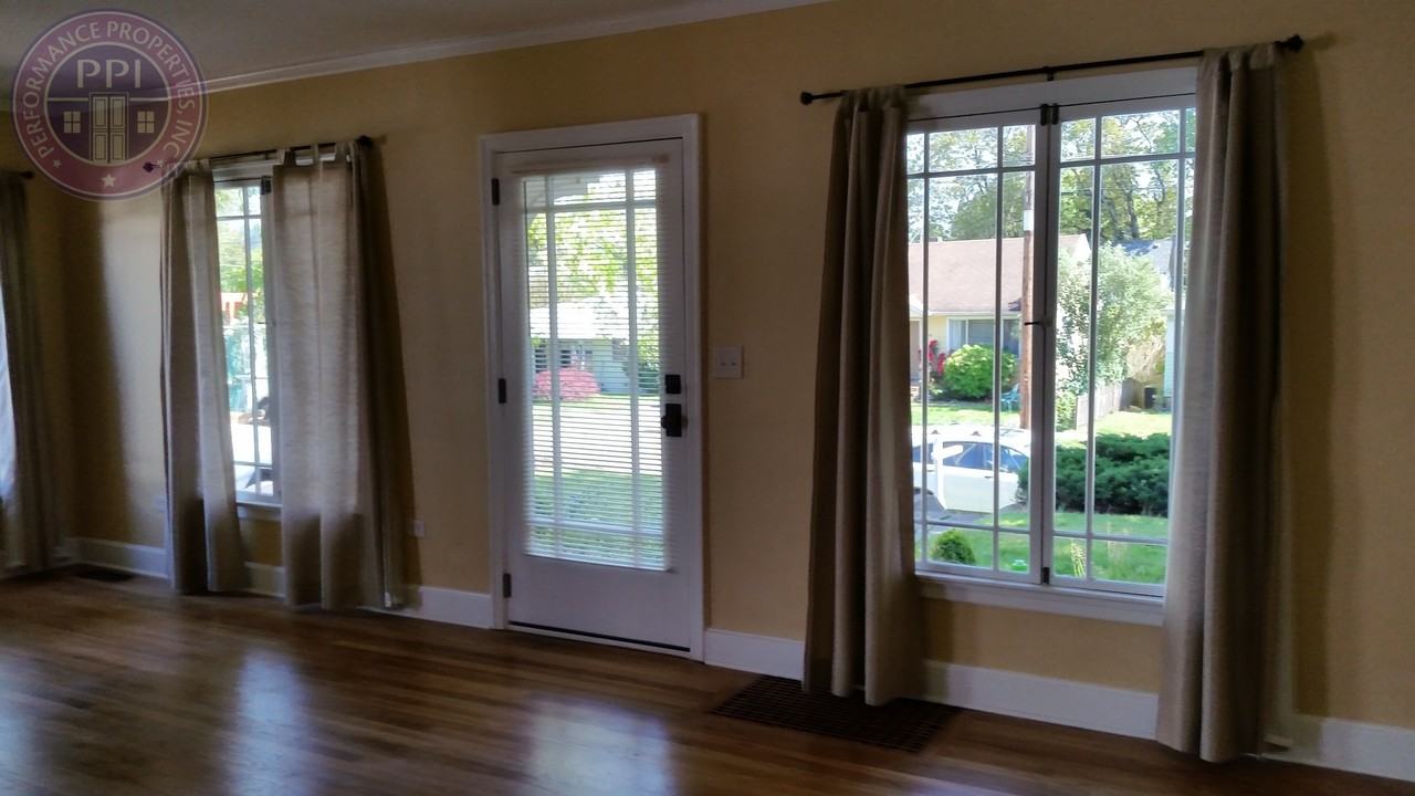 220 W Exeter St - Photo 2 of 10