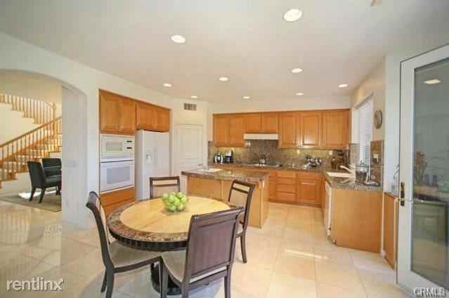 27931 Loretha Ln - Photo 3 of 24