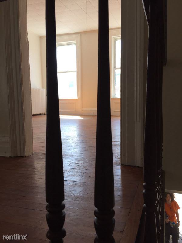 386 Main St - Photo 3 of 14