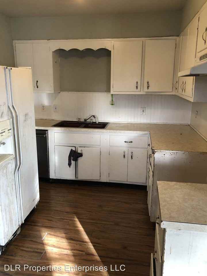 211 S 189th E Ave - Photo 3 of 5