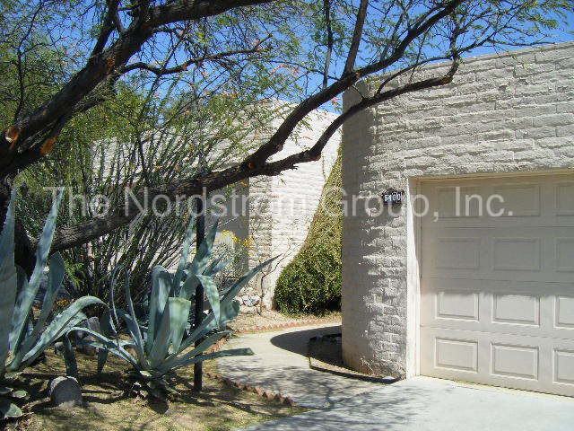 5400 N Camino De La Culebra - Photo 2 of 14