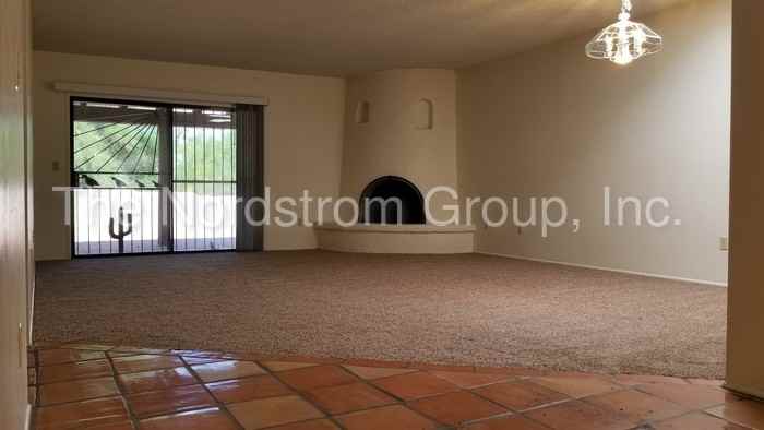 5400 N Camino De La Culebra - Photo 3 of 14