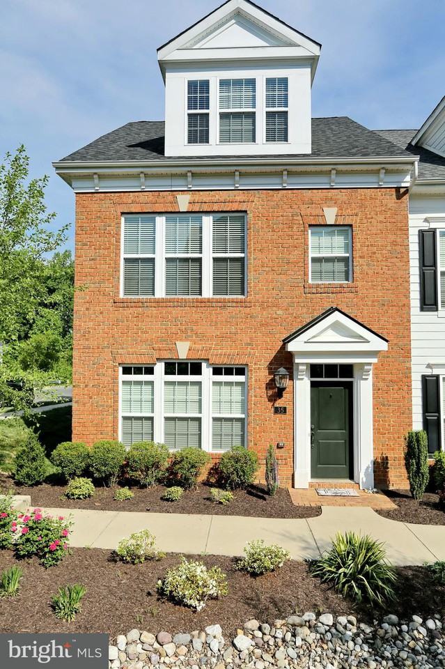 35 Derby Dr