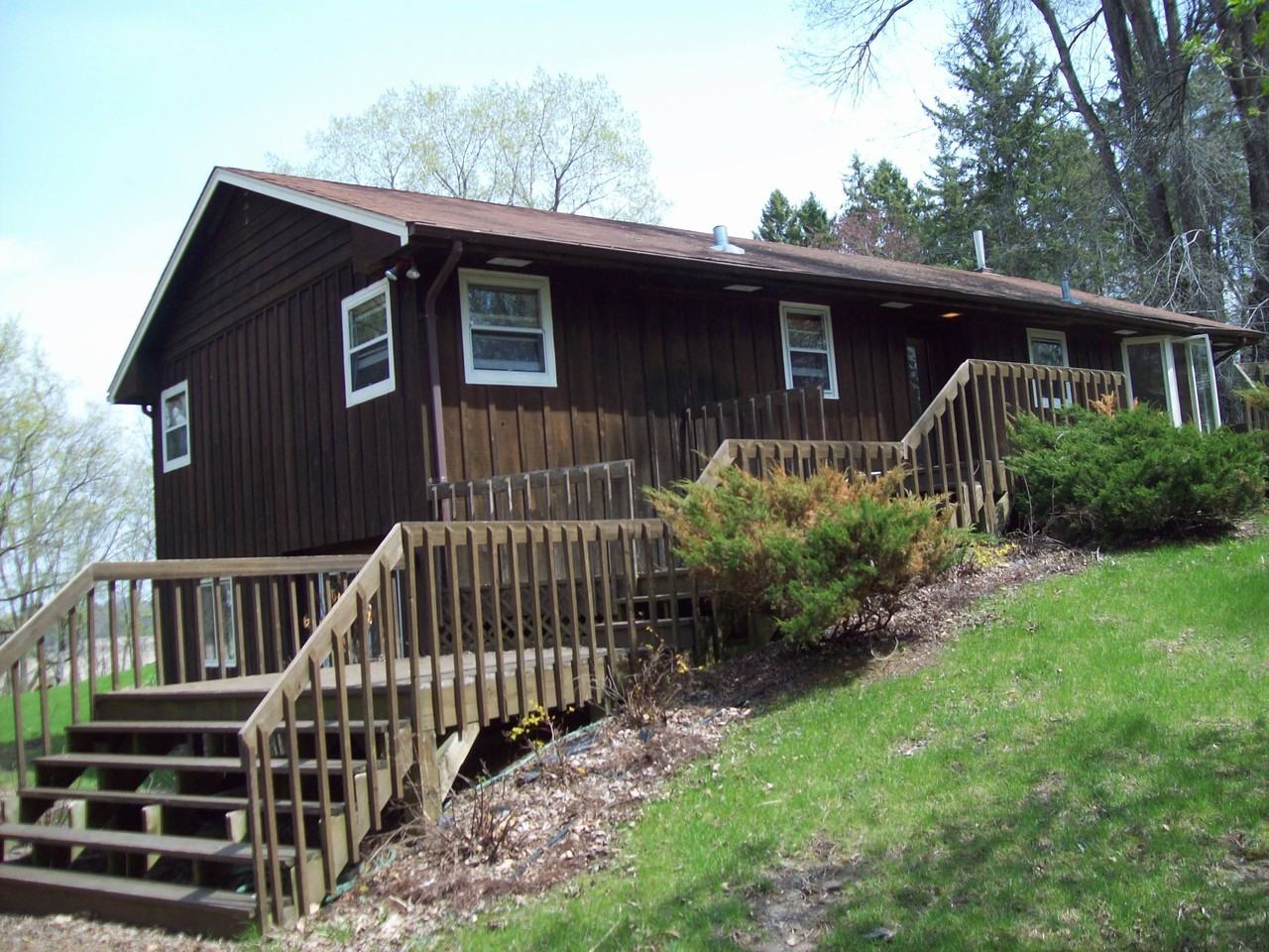 860 Brown Rd S - Photo 3 of 12