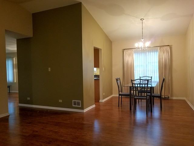 1013 Meadow Lake Dr - Photo 3 of 23