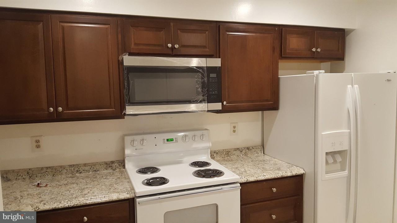 2838 Lester Lee Ct - Photo 3 of 6