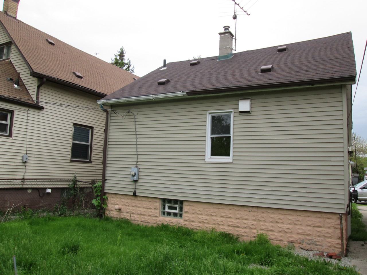 105 Abbott St - Photo 2 of 11