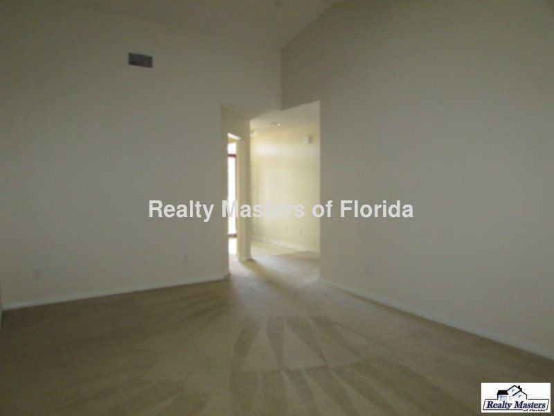 1193 Freeboard Blvd - Photo 3 of 22