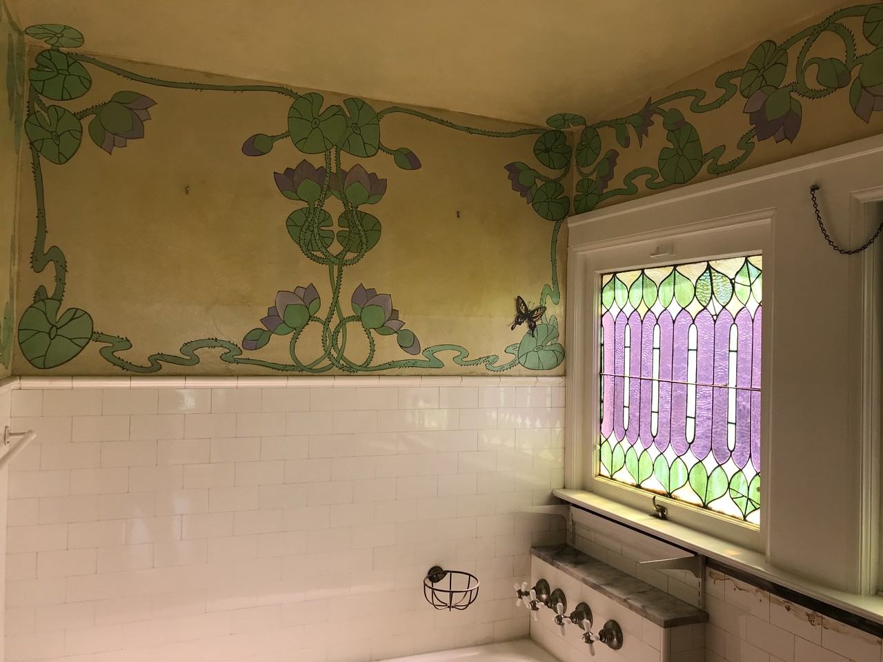 2390 Broadway - Photo 3 of 38