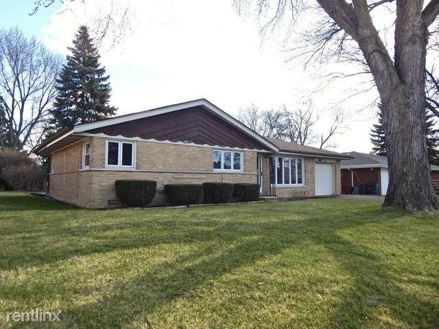 11319 S Nashville Ave - Photo 3 of 10