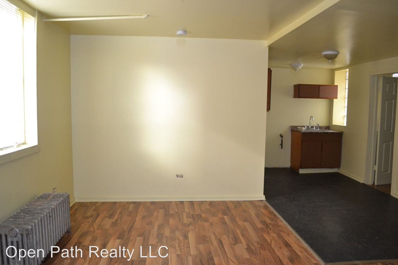 4336 W Walton - Photo 2 of 7