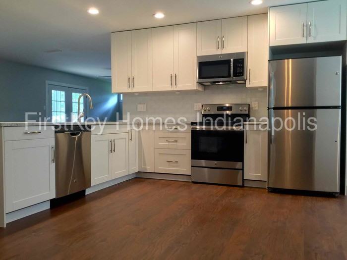 12101 Daugherty Dr - Photo 3 of 18