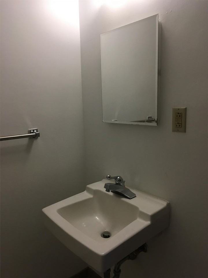 401 N Broadway - 102 - Photo 2 of 9