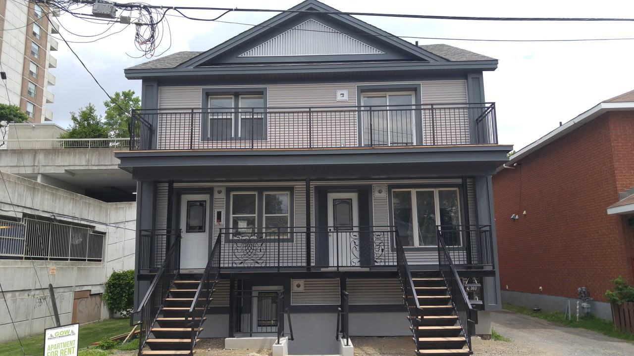 303 Mona Avenue, Ottawa, ON K1L 6Z9 2 Bedroom Apartment for Rent