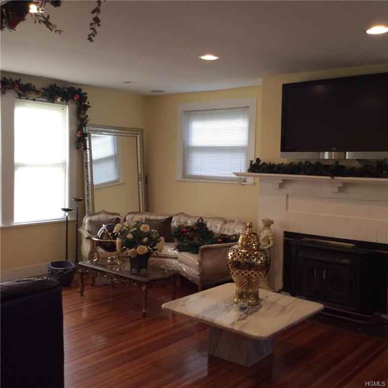 9 Myrtle St - Photo 2 of 8