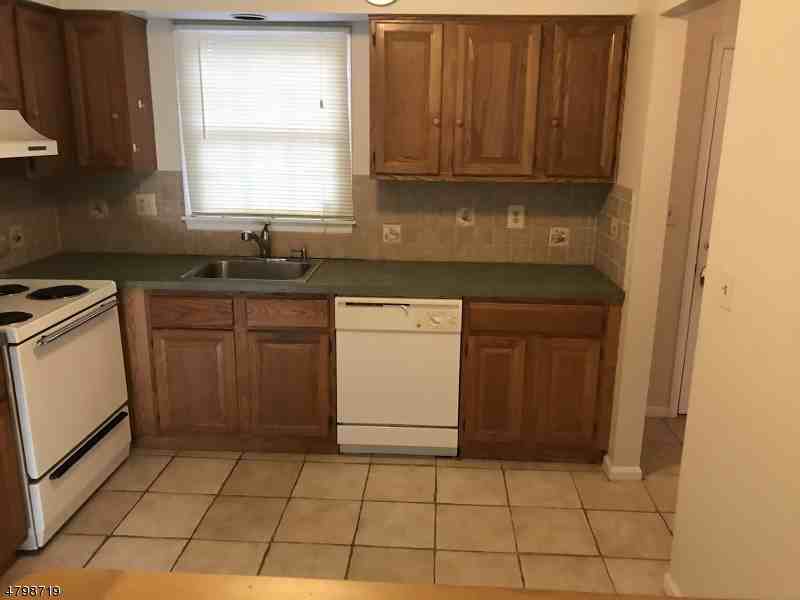 329 Phoebe Ct - Photo 2 of 13