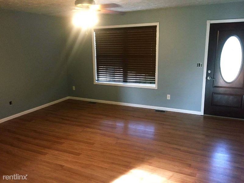 12433 Oakridge Rd - Photo 3 of 7