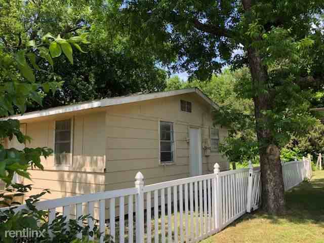 203 S Kouns St - Photo 2 of 13