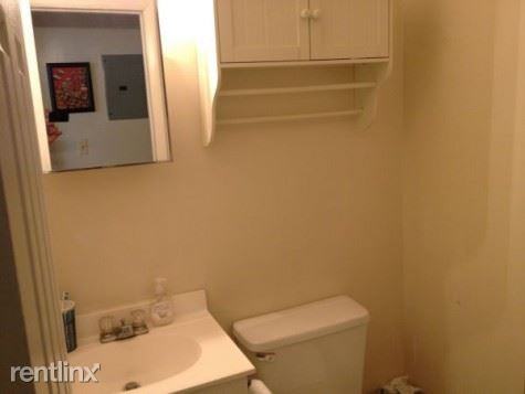 530 Monroe St - Photo 3 of 4