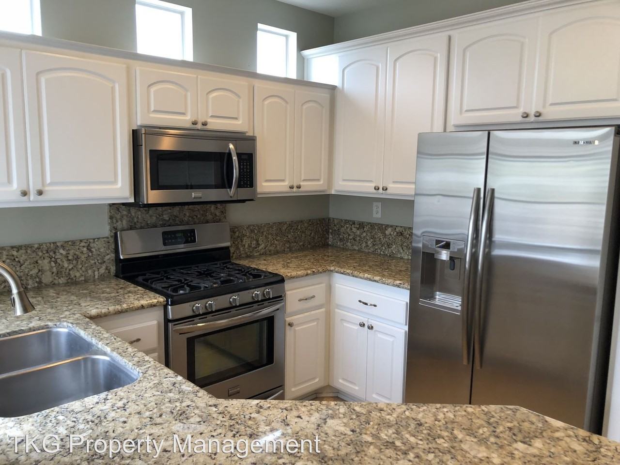 227 Shorebreaker Dr - Photo 2 of 15