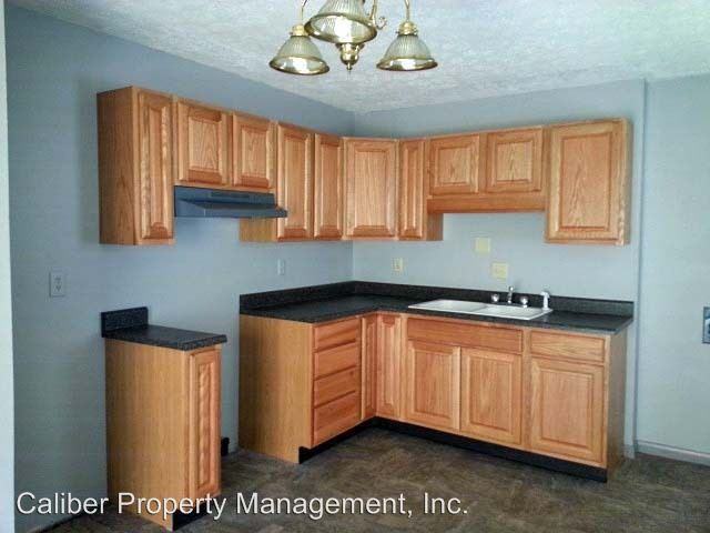 401 Oak St - Photo 2 of 10