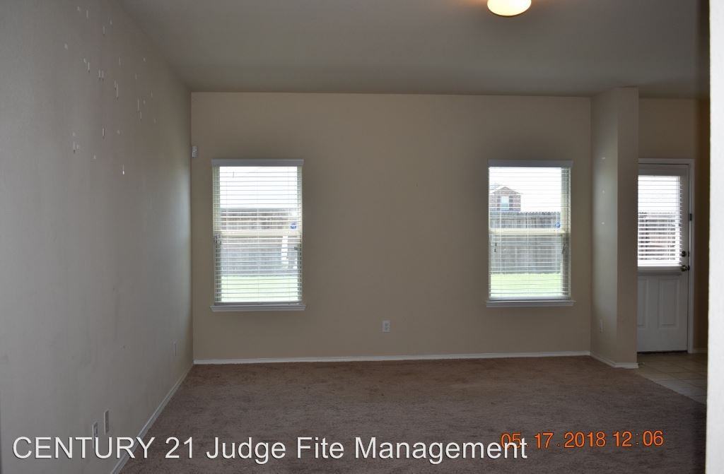 505 Azalea Drive - Photo 2 of 10