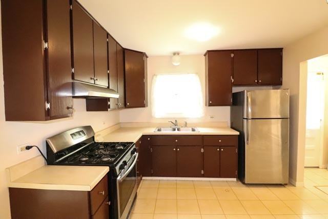 1005 Edward Pl - Photo 2 of 14