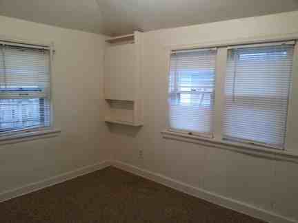 2557 S Cedar St - Photo 2 of 5