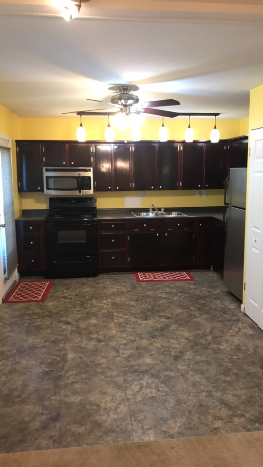 981 Olympia Dr - Photo 3 of 11