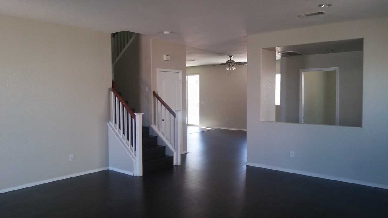 2834 Emerald Ln - Photo 2 of 5