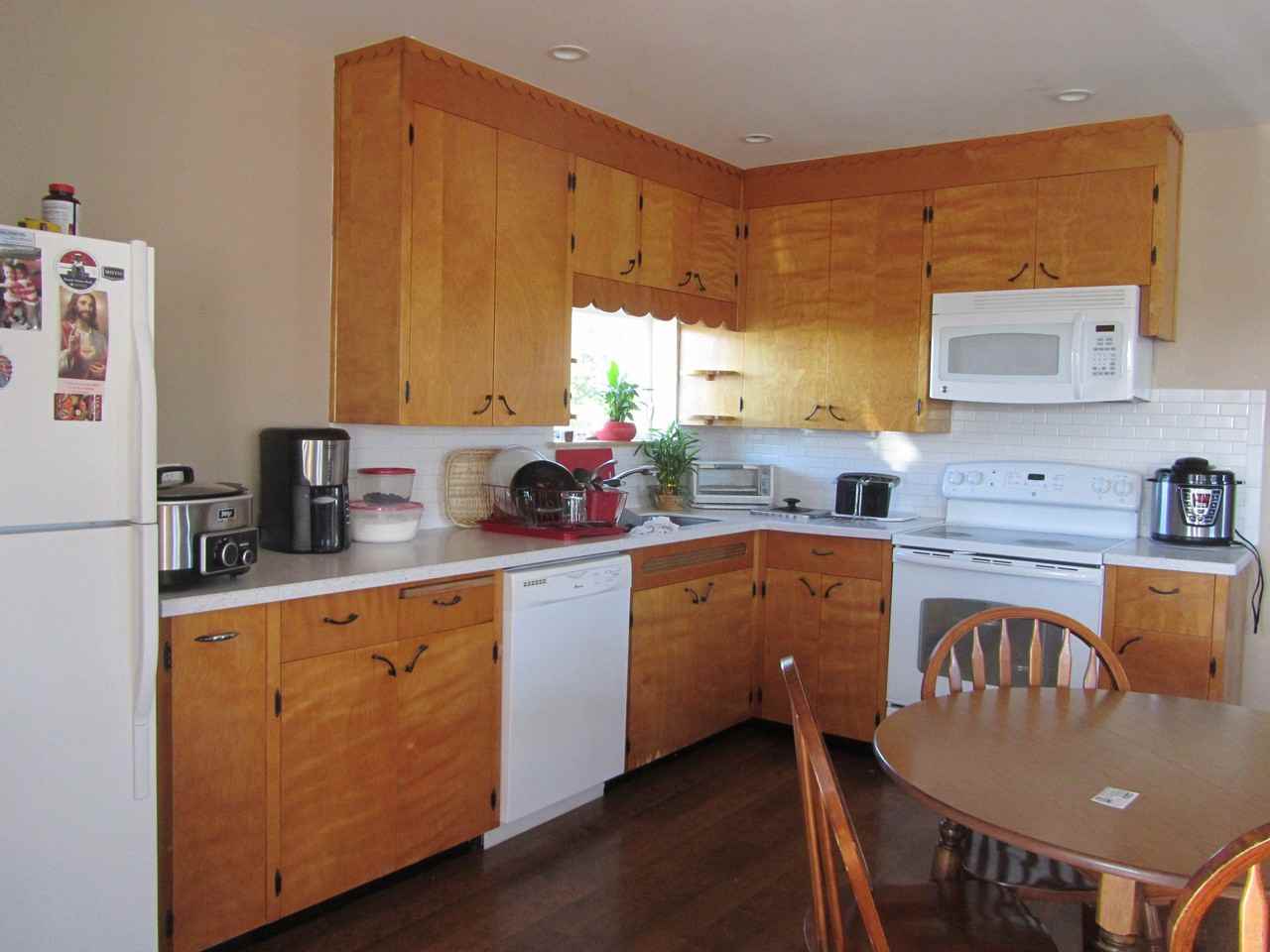 706 Hoover Rd - Photo 2 of 5