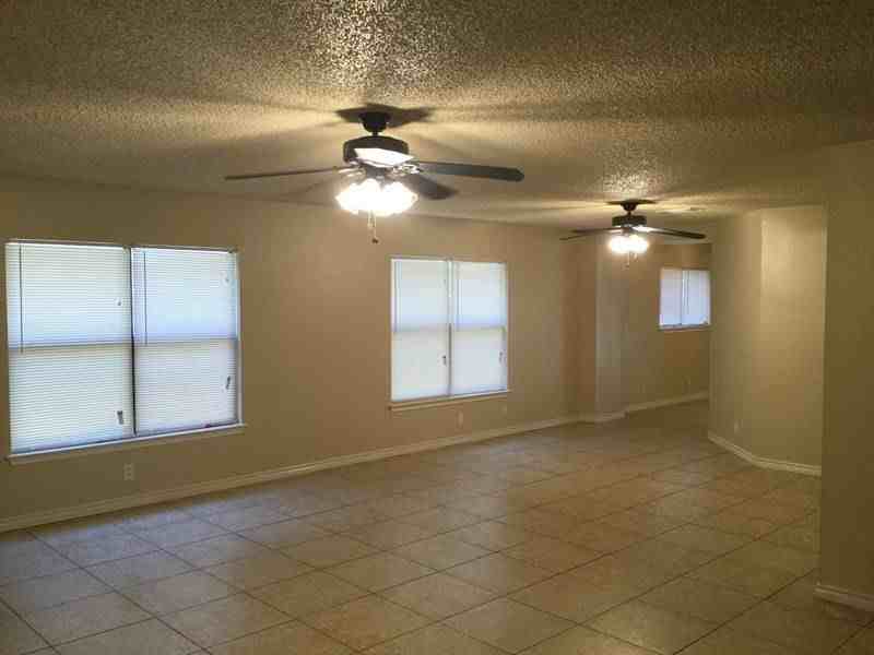 2219 Fox Meadow Dr - Photo 3 of 13