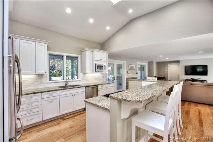 42 Fairfield Ave - Photo 3 of 23