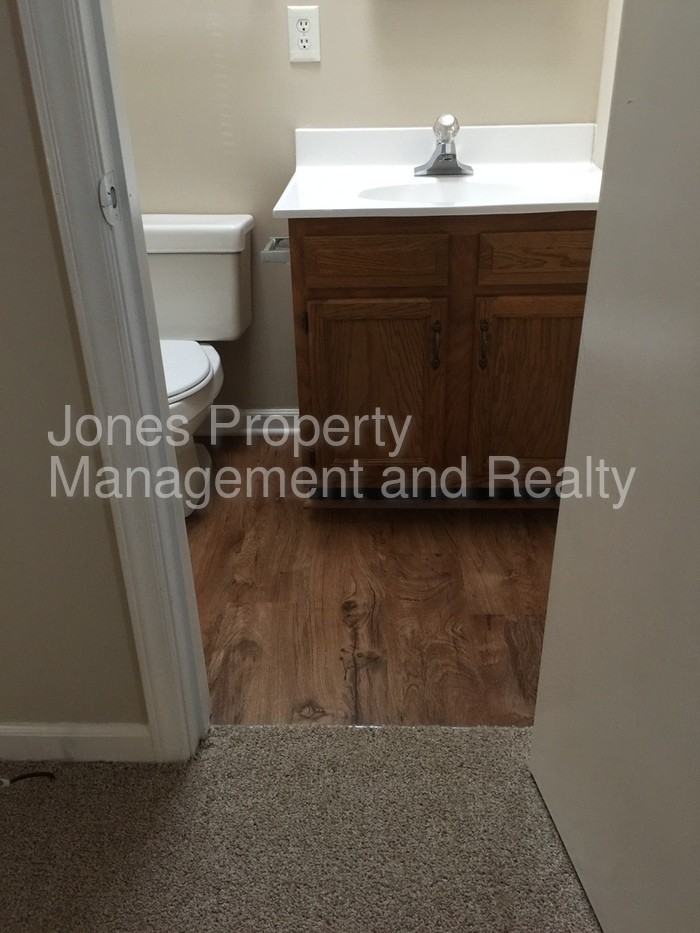 2664 White Oak Ln - Photo 2 of 8