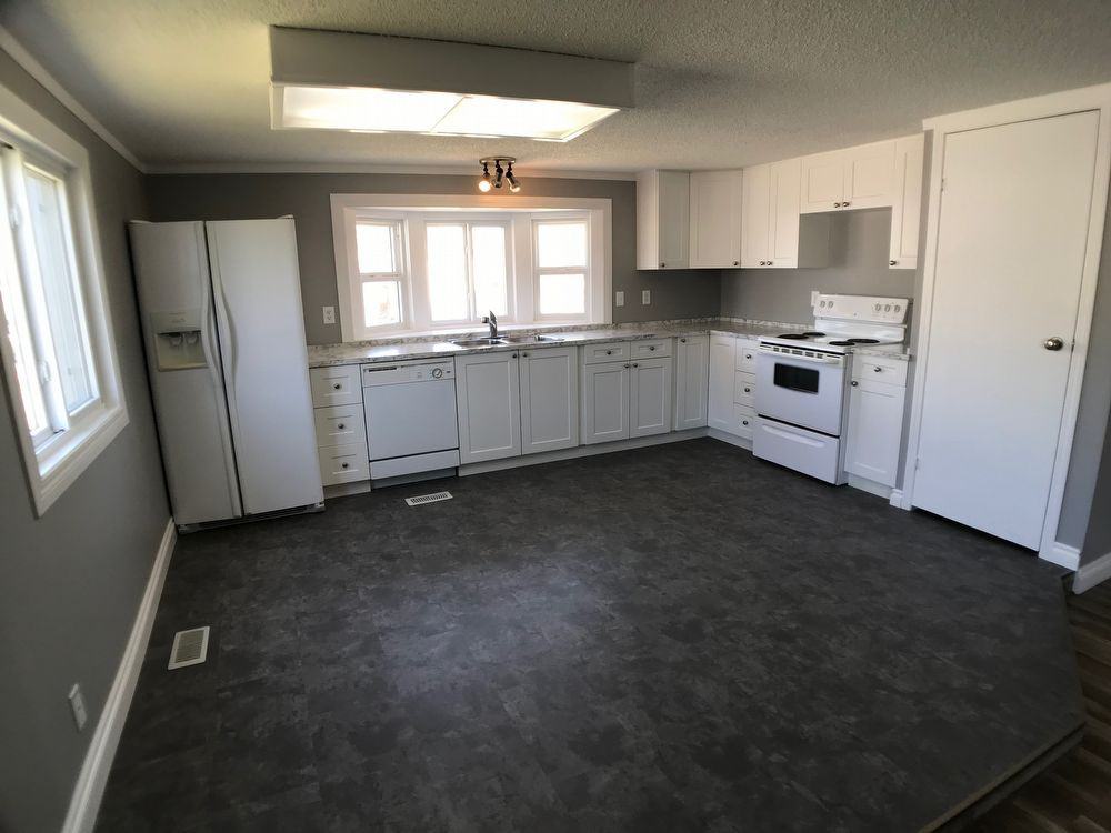 236 Caouette Cres - Photo 2 of 16