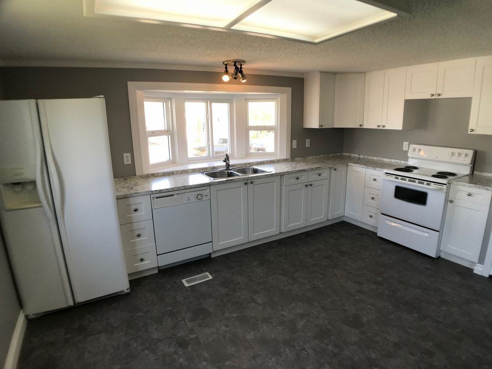 236 Caouette Cres - Photo 3 of 16