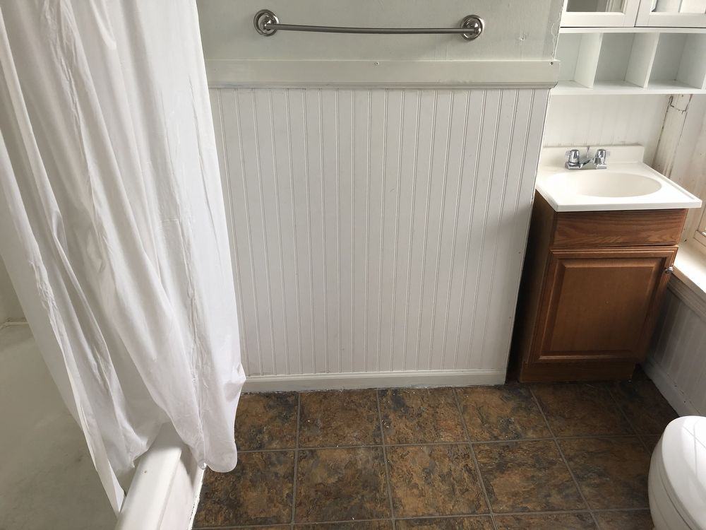 1306 Vernon St #d - Photo 3 of 4